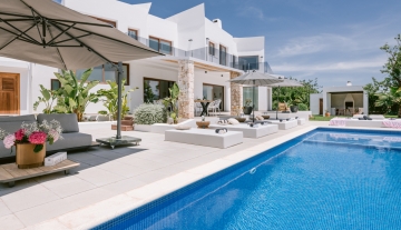 Resa Estates Ibiza villa for sale te koop sant jordi modern pool area.jpg